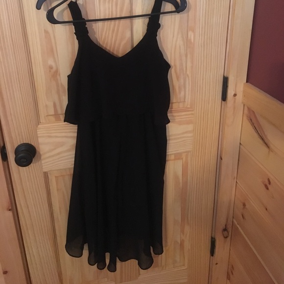 Black flow Dress - Picture 2 of 2